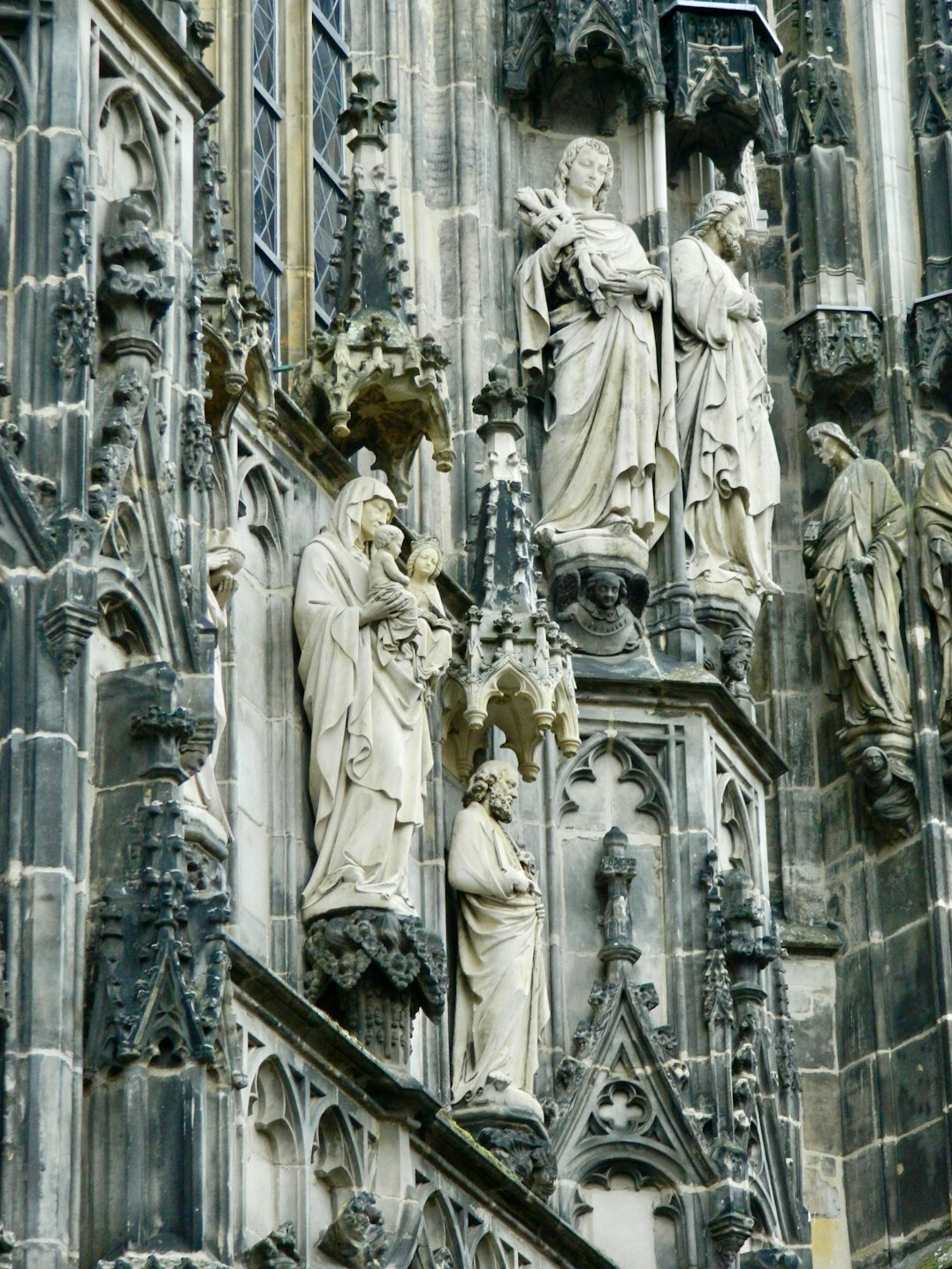 aachen cathedral interior